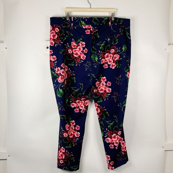 Eloquii Plus Size Katy Ankle Work Pants in Navy and Pink Floral - Picture 2 of 12
